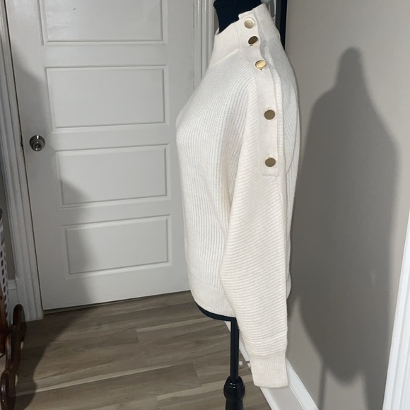 RW&Co Long-Sleeve Mock-Neck Sweater With Buttons At Shoulder - Picture 6 of 10